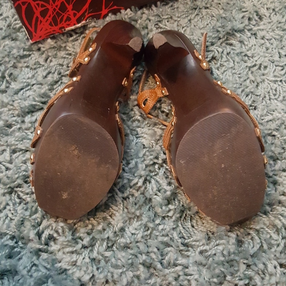 Shoes - Picture 5 of 5
